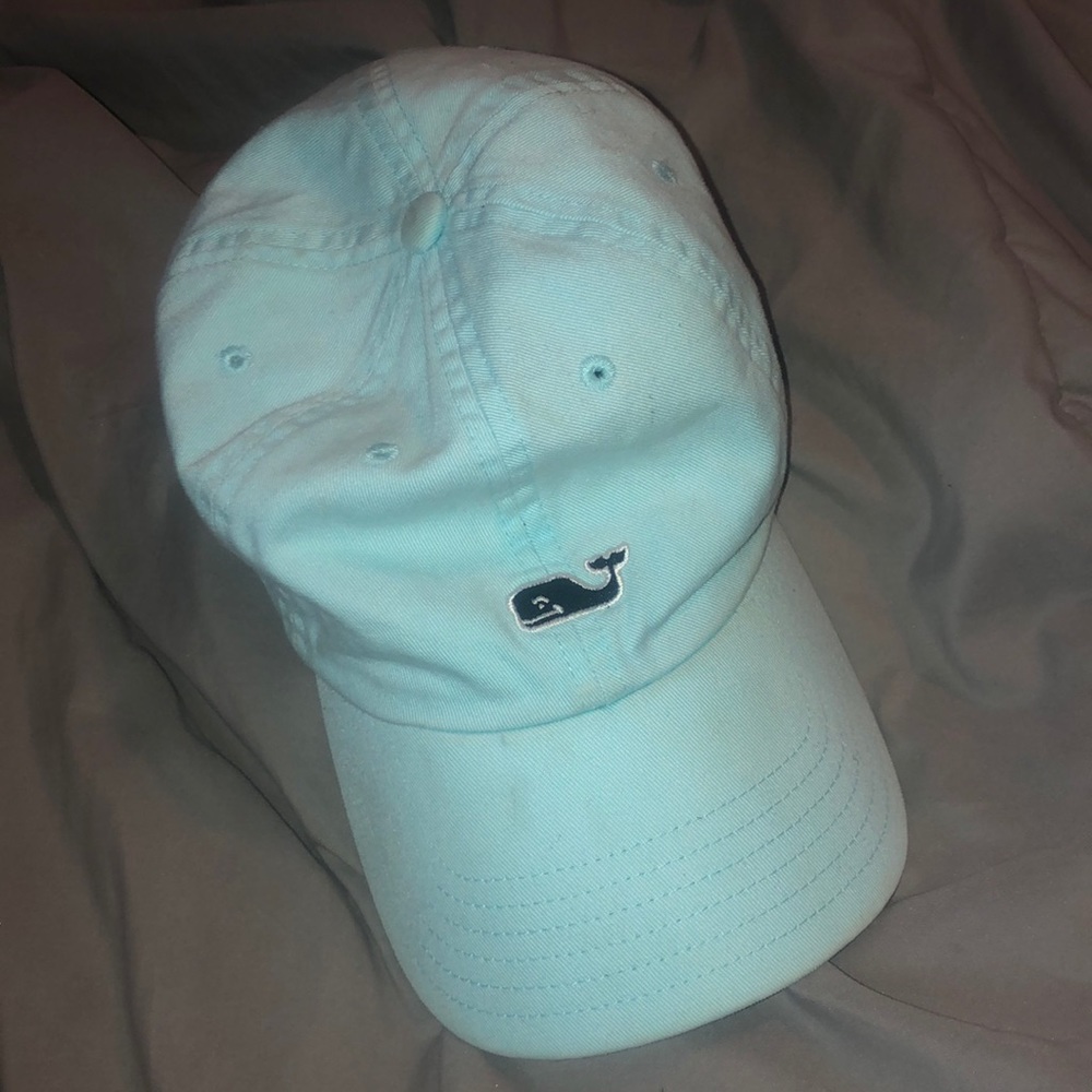 Vineyard vines hat!